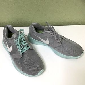Nike Kaishi Women’s Athletic Shoes Sneakers Gray White Aqua Sz 9